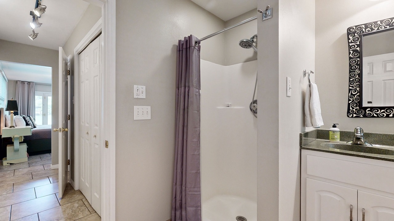 Photo of Bathroom in Saratoga Point