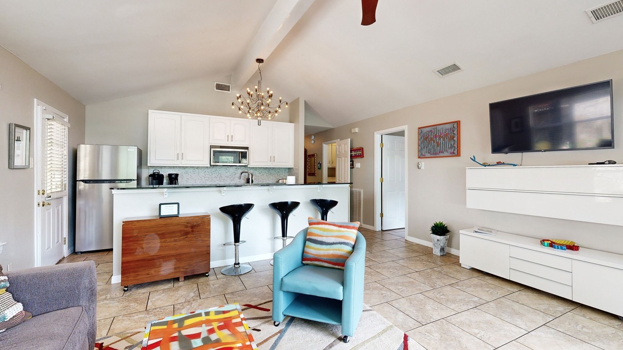 Photo of Livingroom in Saratoga Point