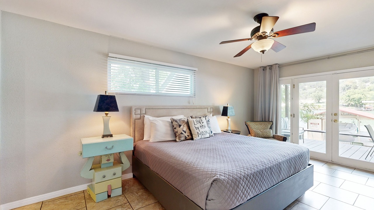 Photo of Bedroom in Saratoga Point