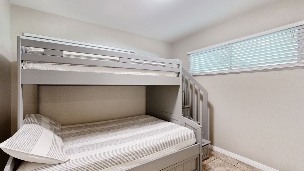 Photo of Bedroom in Saratoga Point