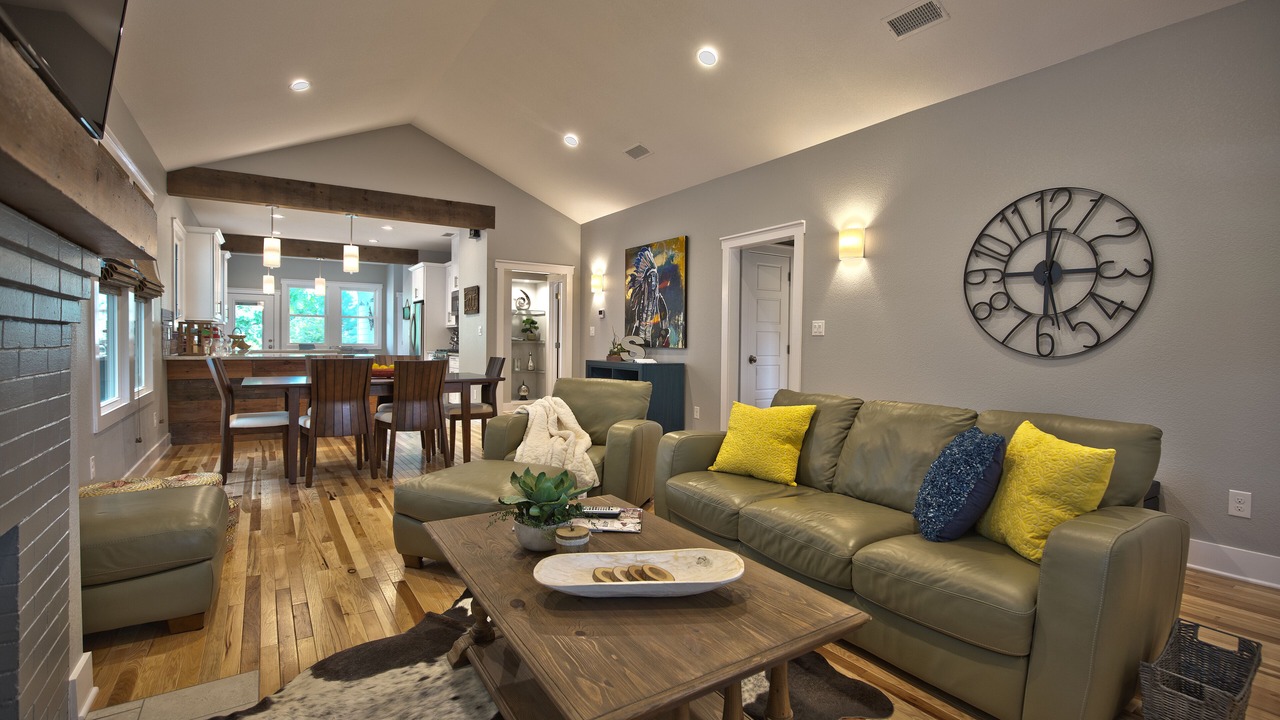 Photo of Livingroom in North Hi Mount