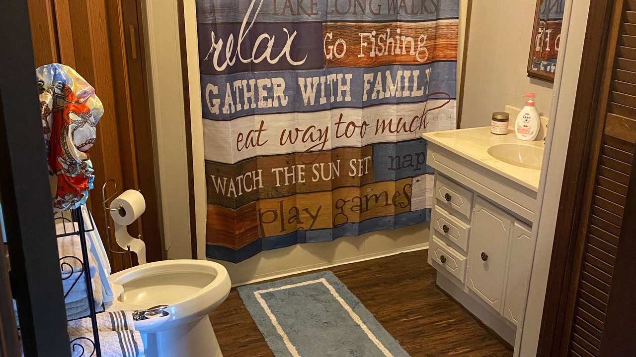 Photo of Bathroom in South Toledo Bend