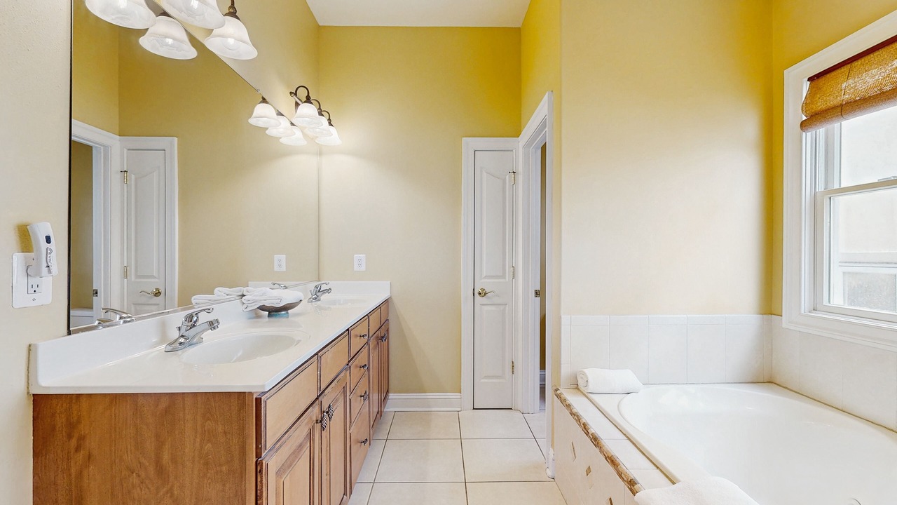 Photo of Bathroom in Heron Harbour Isle