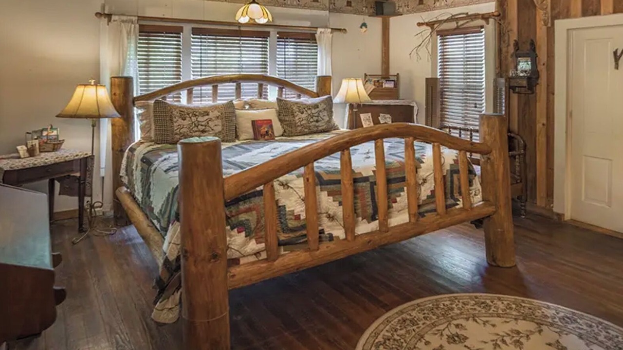 Photo of Bedroom in Glen Rose