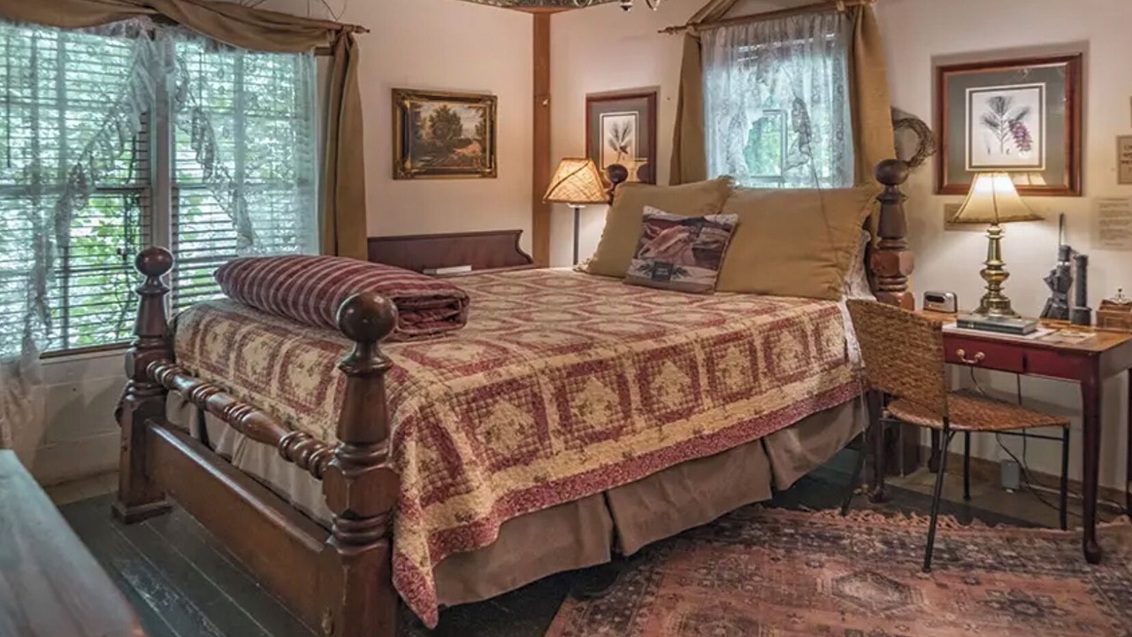Photo of Bedroom in Glen Rose