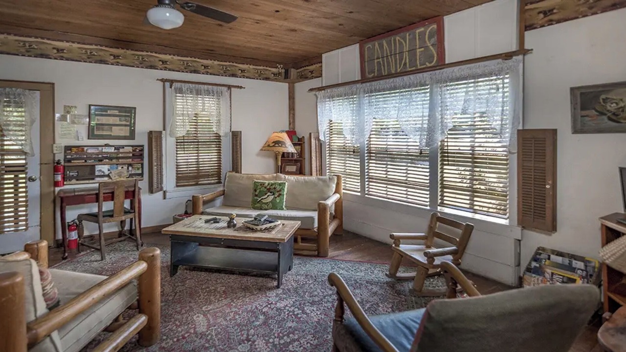 Photo of Livingroom in Glen Rose