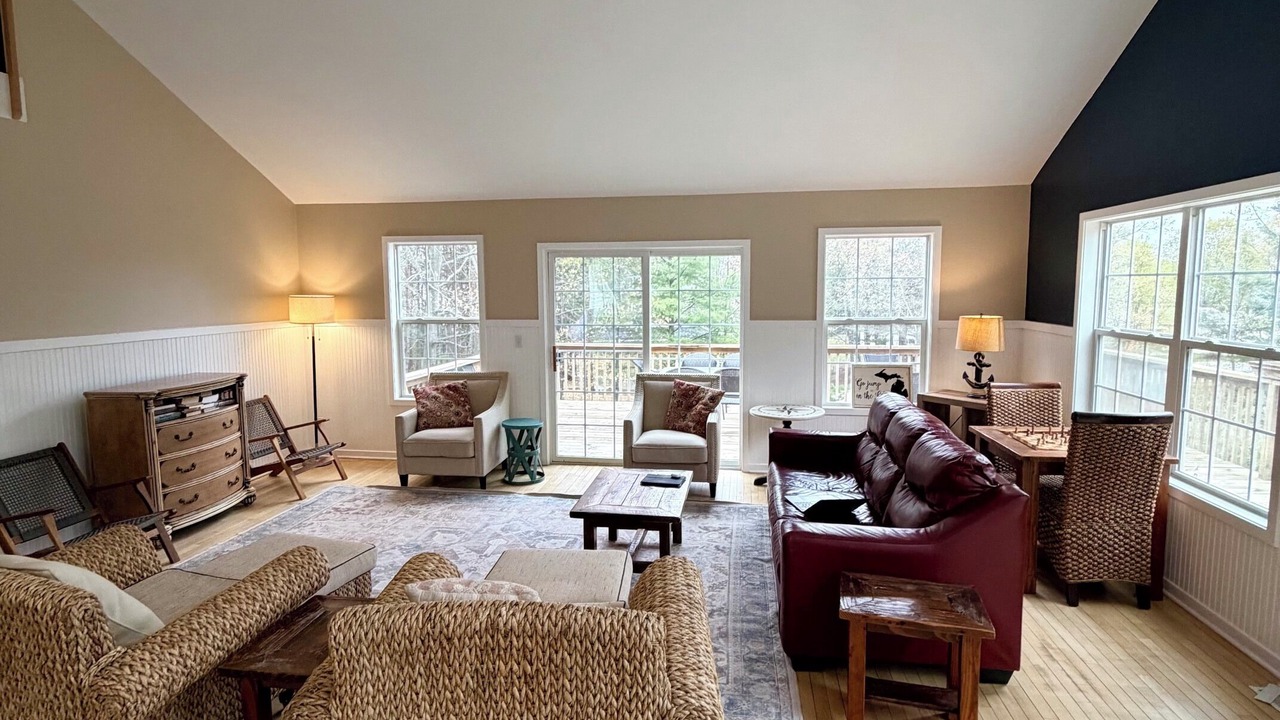 Photo of Livingroom in Silver Lake