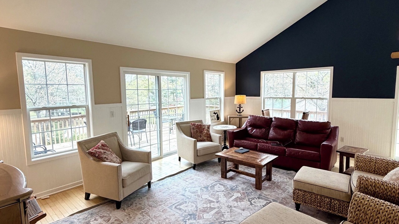 Photo of Livingroom in Silver Lake