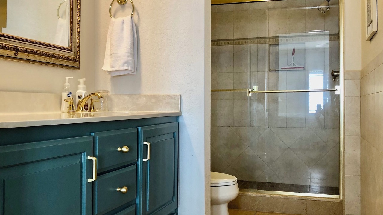 Photo of Bathroom in Seawinds Condo