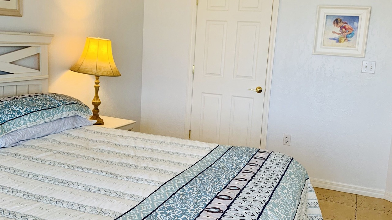 Photo of Bathroom in Seawinds Condo