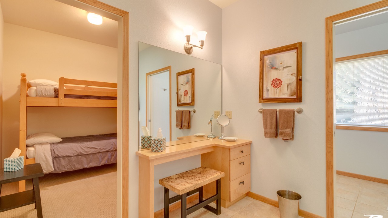 Photo of Bedroom in Westhaven-Moonstone