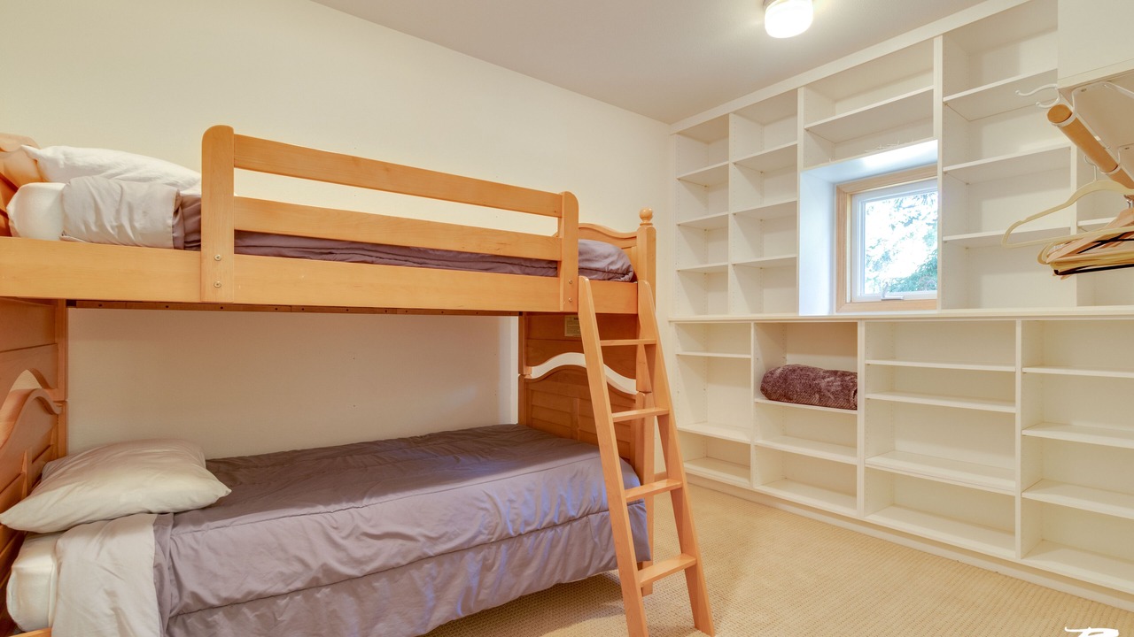 Photo of Bedroom in Westhaven-Moonstone
