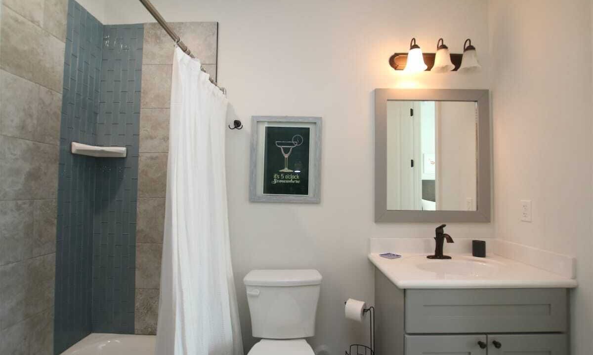 Photo of Bathroom in Marathon