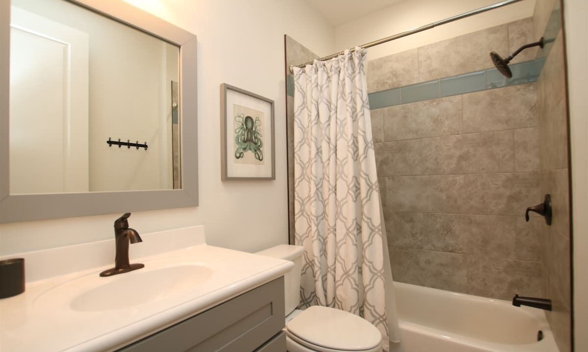 Photo of Bathroom in Marathon