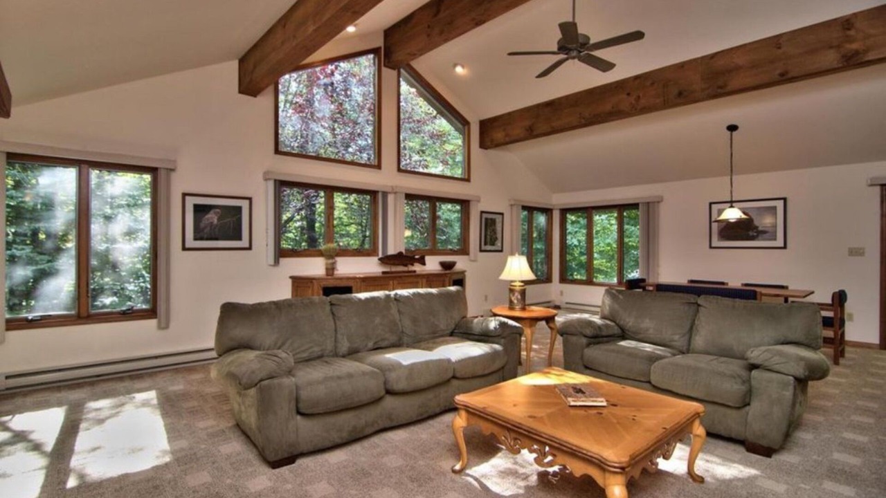 Photo of Livingroom in Pocono Pines