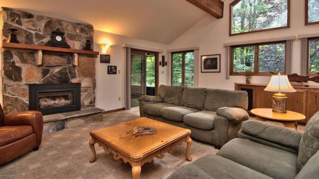 Photo of Livingroom in Pocono Pines