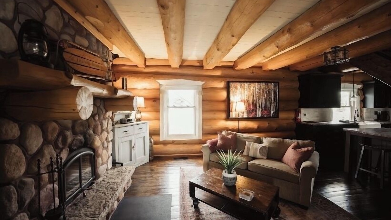 Photo of Livingroom in Clearview Township