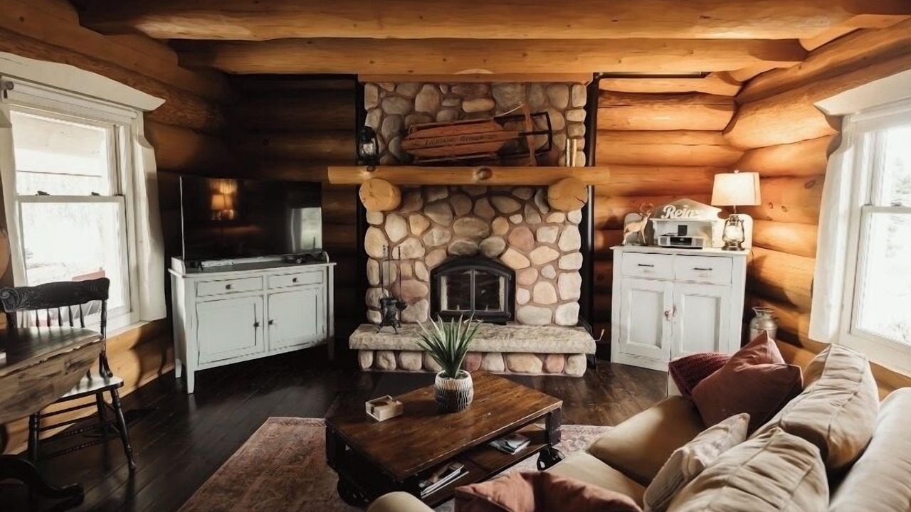 Photo of Livingroom in Clearview Township