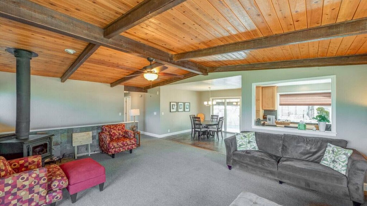 Photo of Livingroom in Oroville East