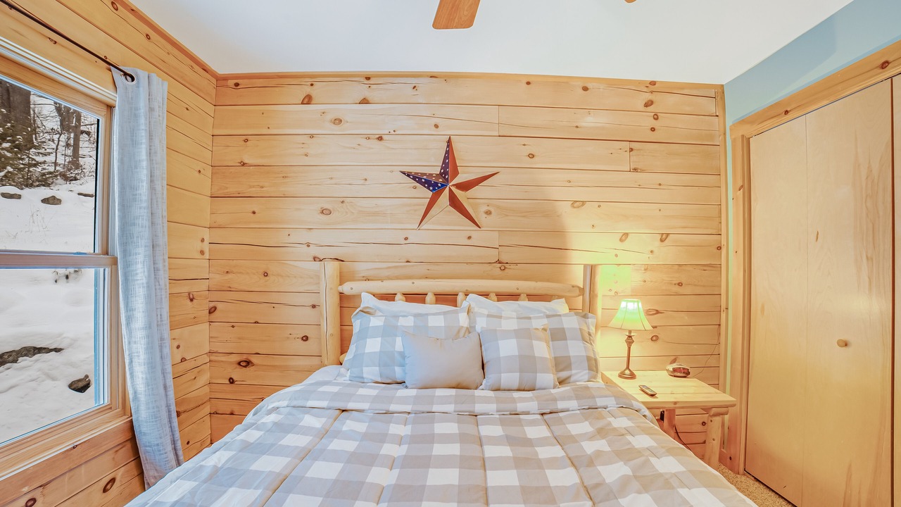 Photo of Bedroom in Schroon Lake