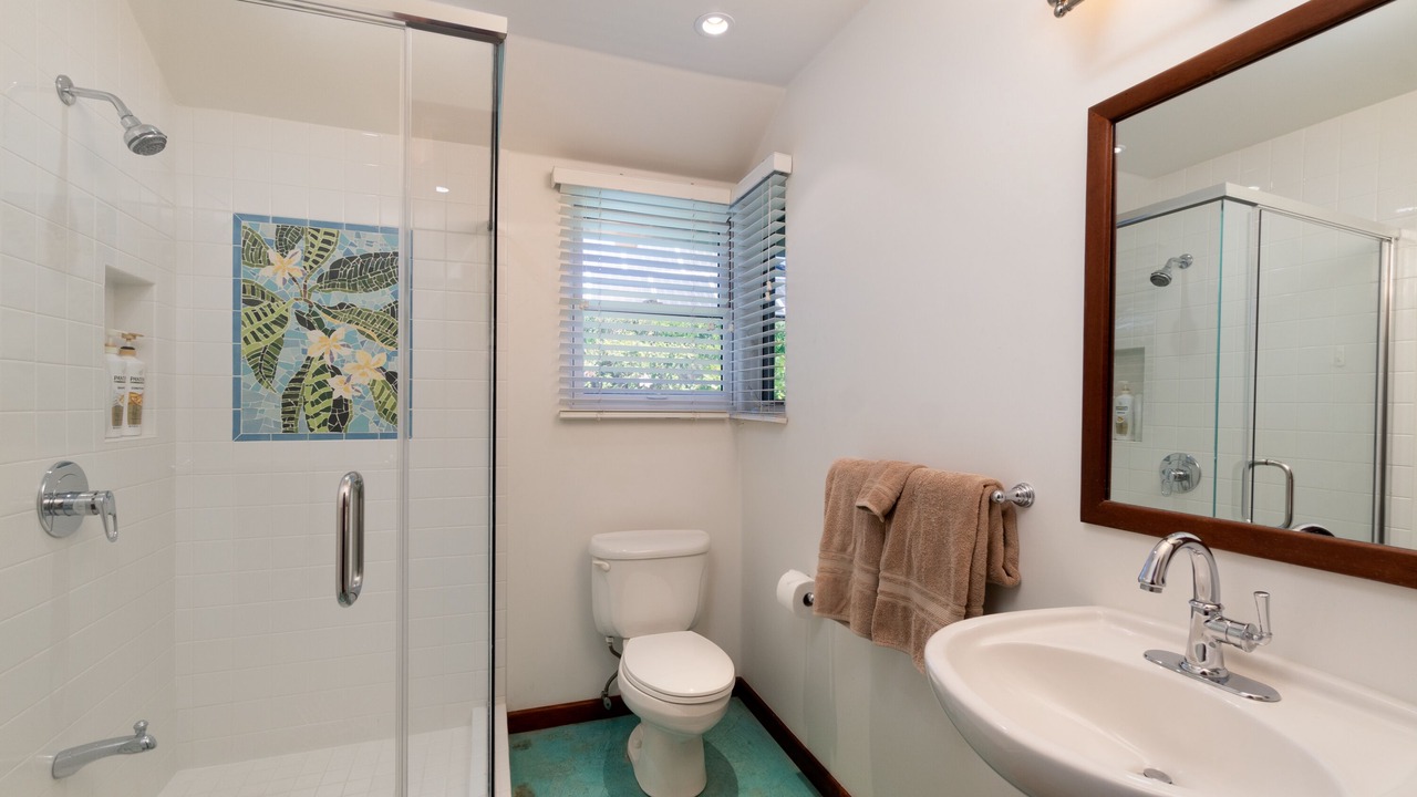 Photo of Bathroom in Diamond Head - Kapahulu - St. Louis