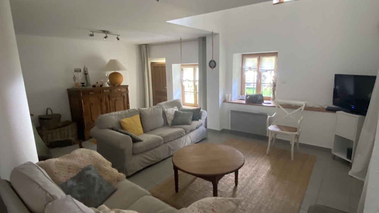 Photo of Livingroom in Saint-Joseph-de-Riviere