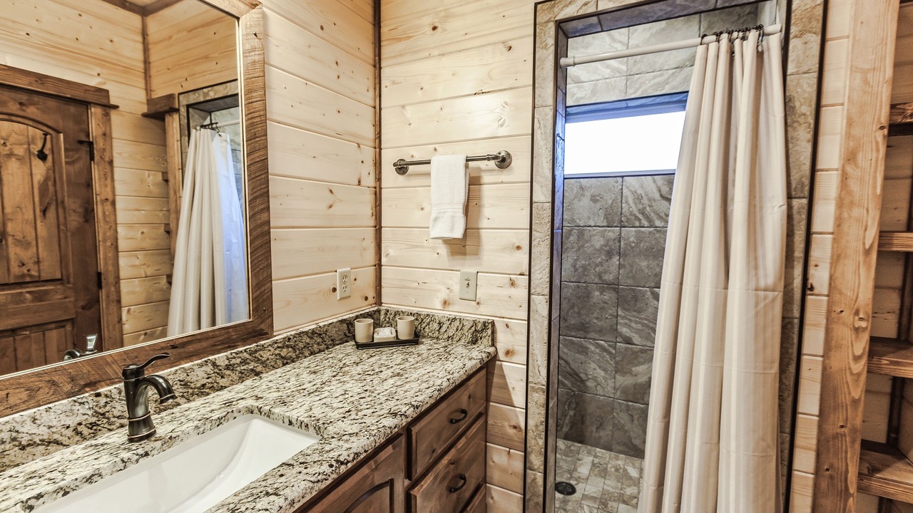 Photo of Bathroom in Broken Bow