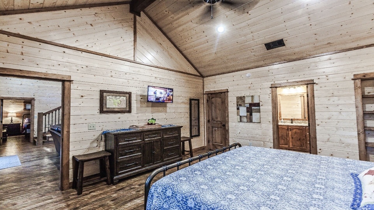 Photo of Bedroom in Broken Bow