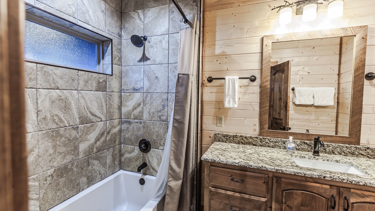 Photo of Bathroom in Broken Bow