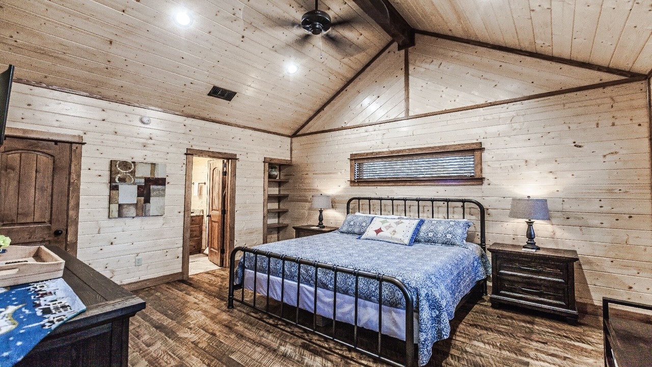 Photo of Bedroom in Broken Bow