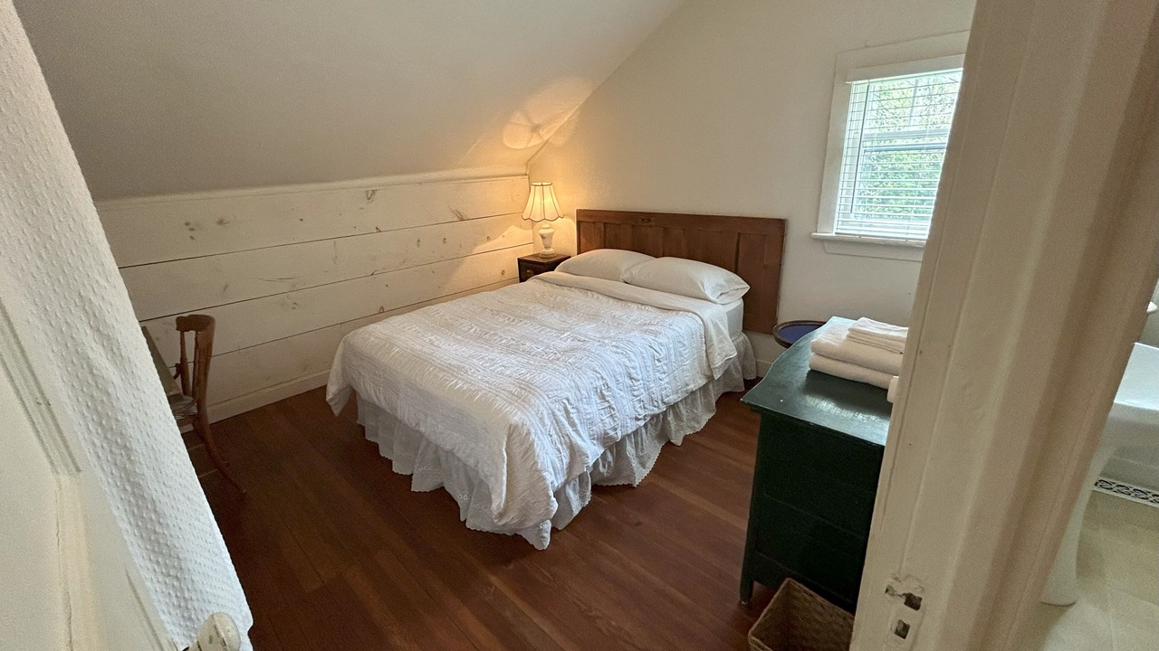 Photo of Bedroom in Meaford