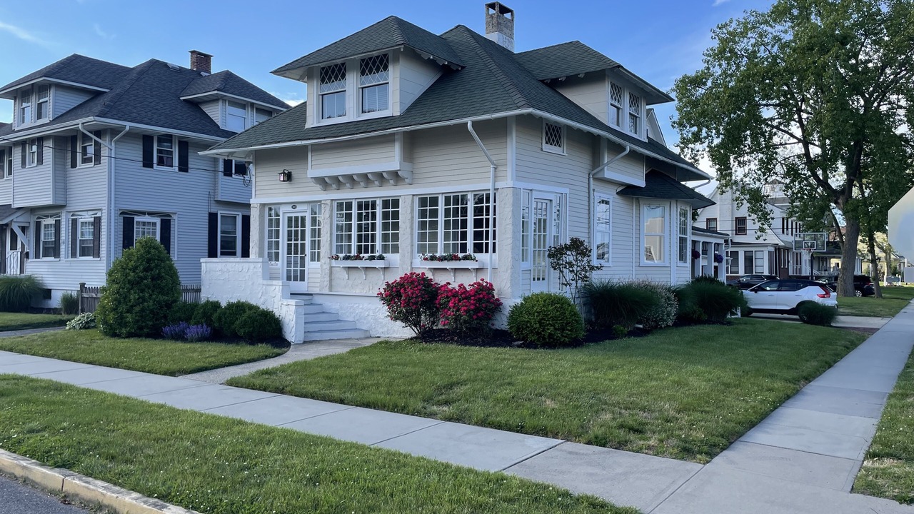 Photo of Others in Wall