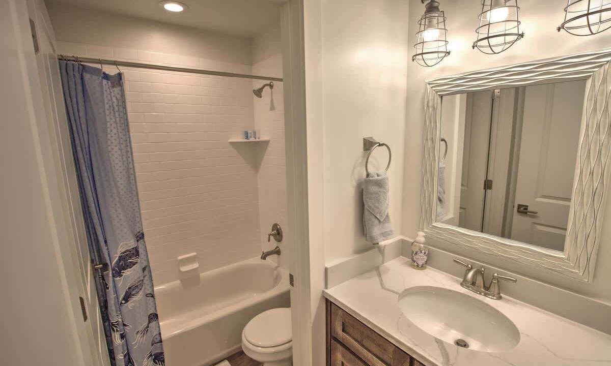Photo of Bathroom in Garden City