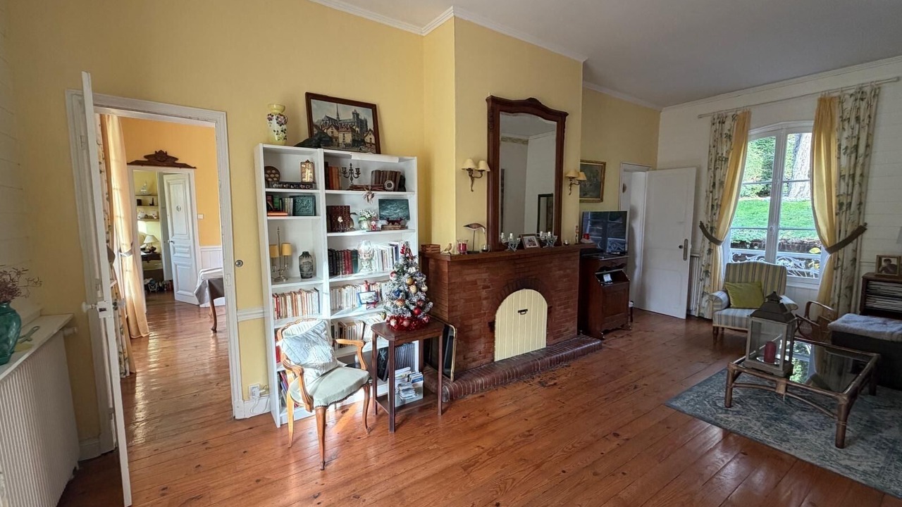 Photo of Others in Ault