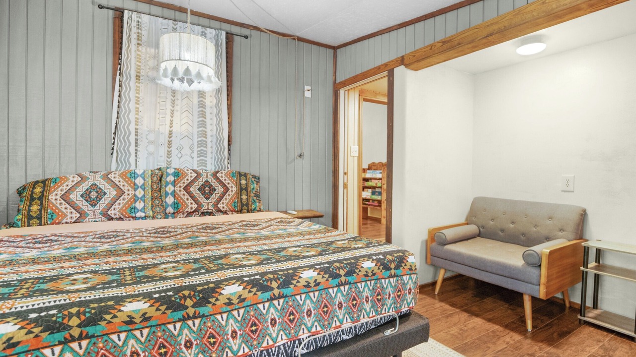 Photo of Bedroom in Pencil Bluff