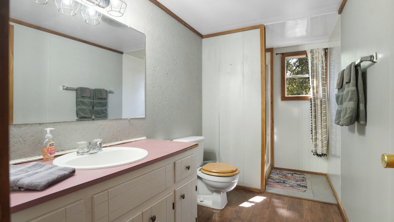 Photo of Bathroom in Pencil Bluff