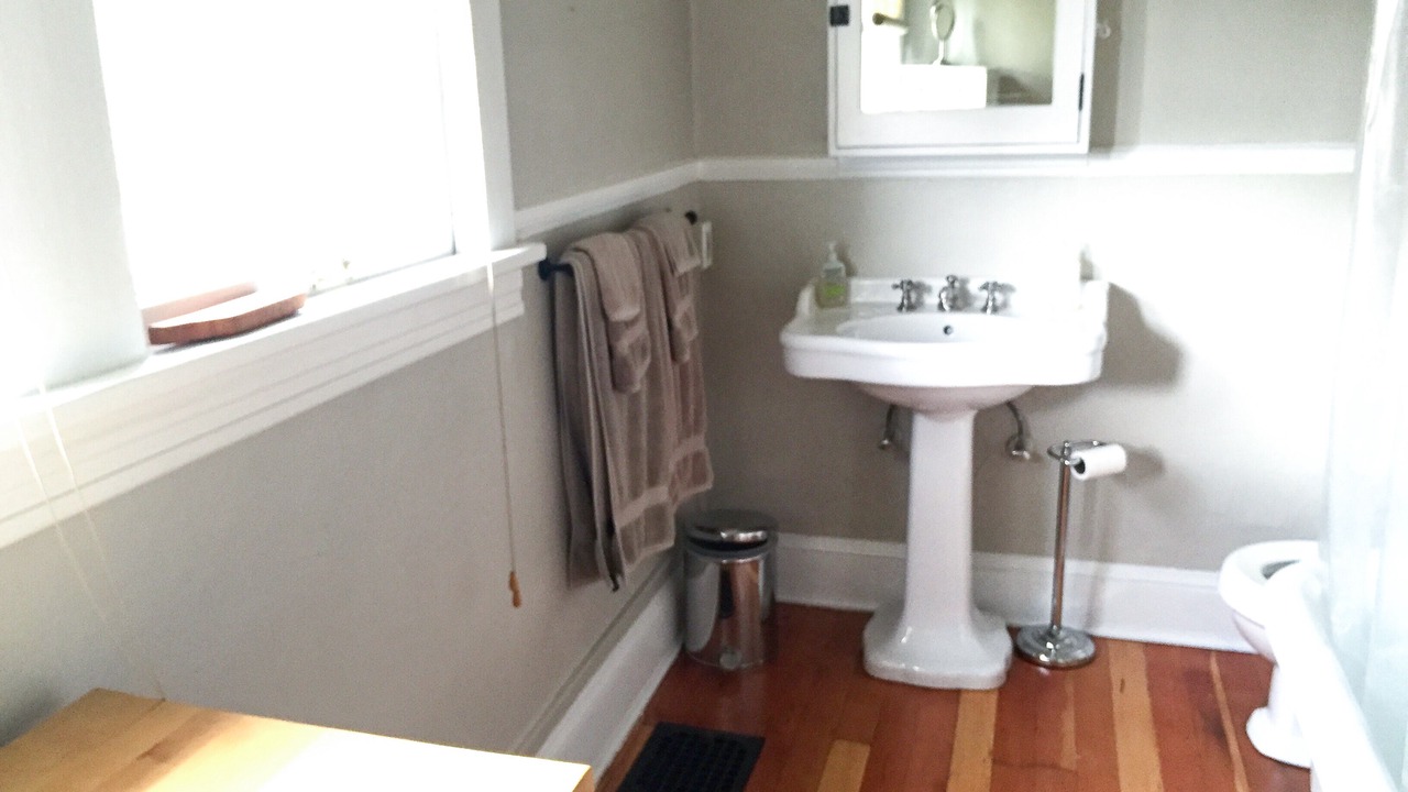 Photo of Bathroom in Sunnyside