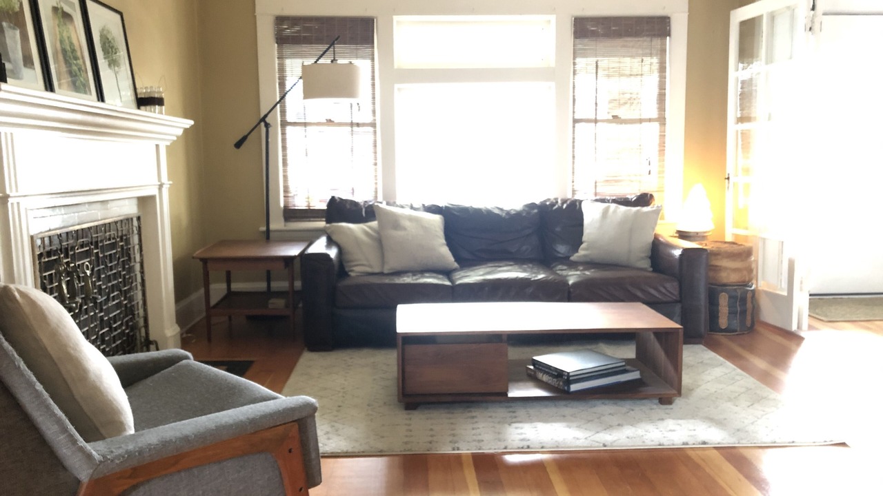 Photo of Livingroom in Sunnyside