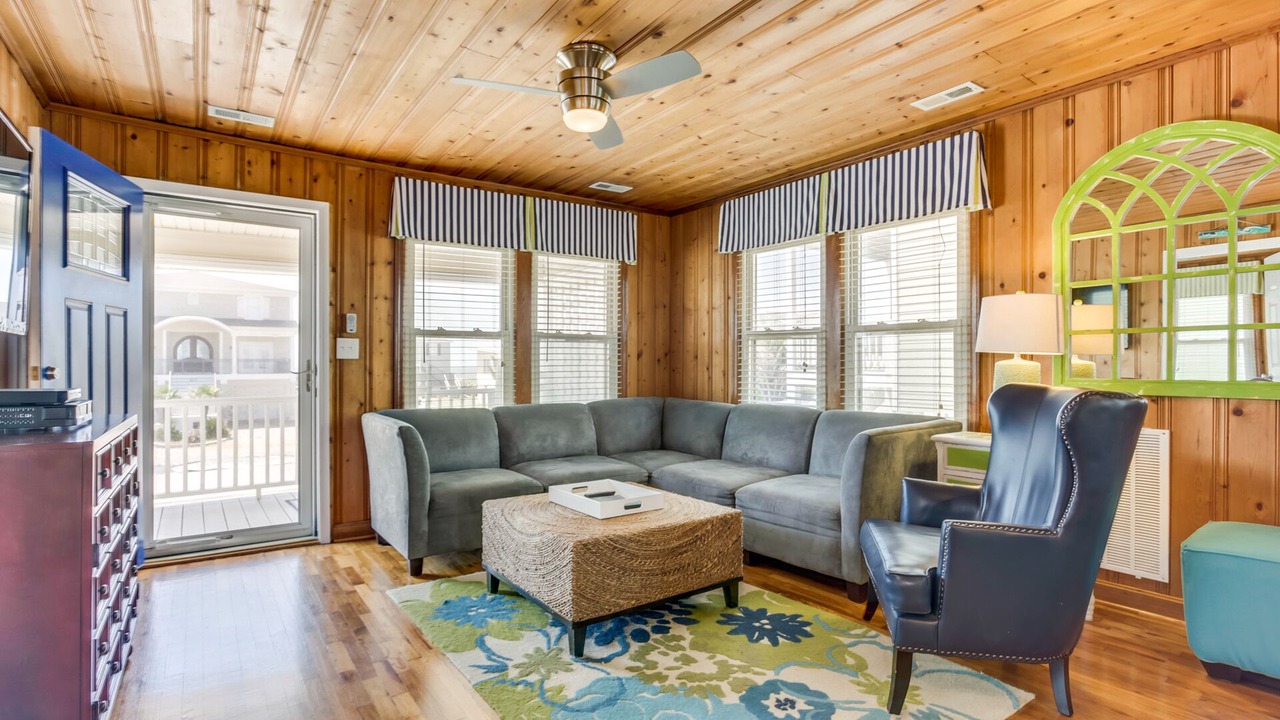Photo of Livingroom in Holden Beach