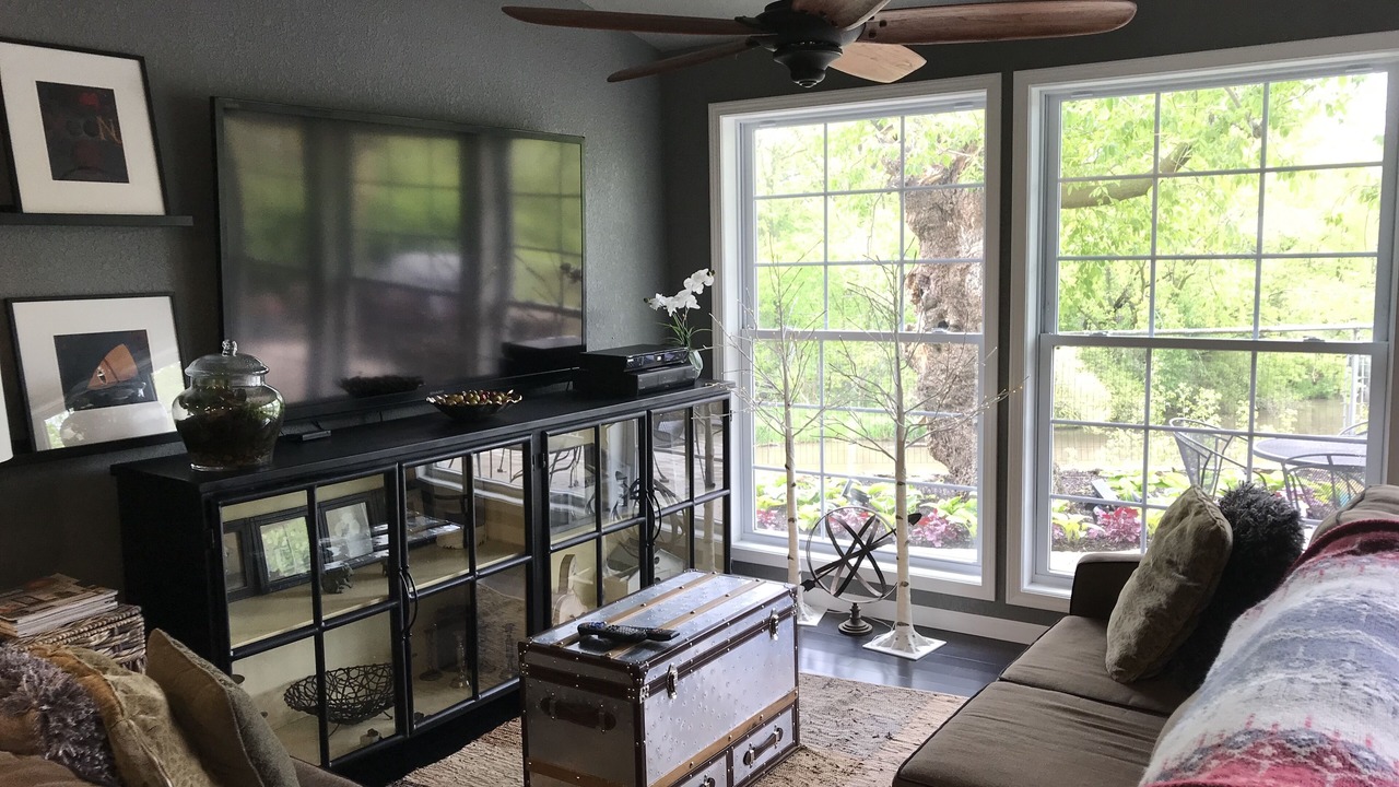 Photo of Livingroom in Iowa Falls