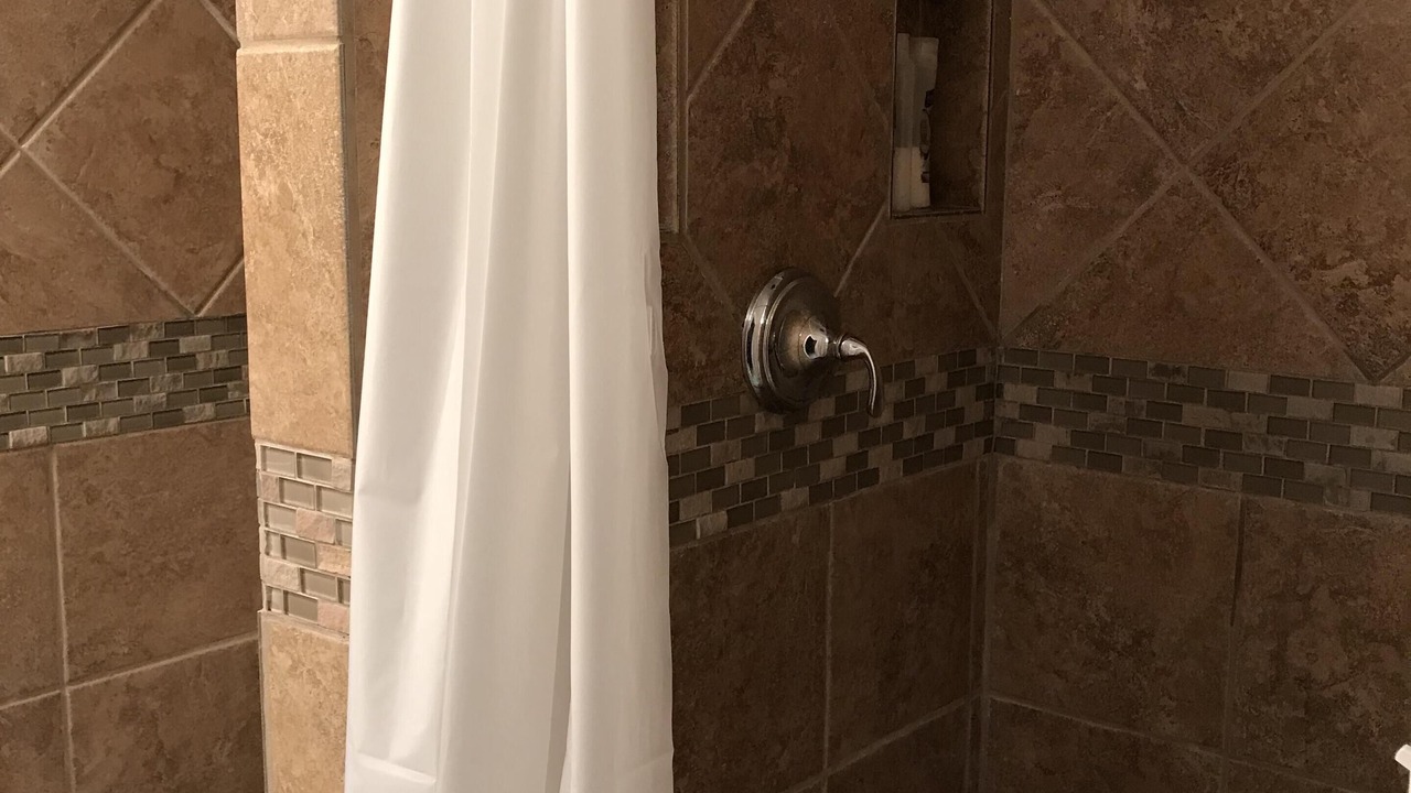 Photo of Bathroom in Pigeon