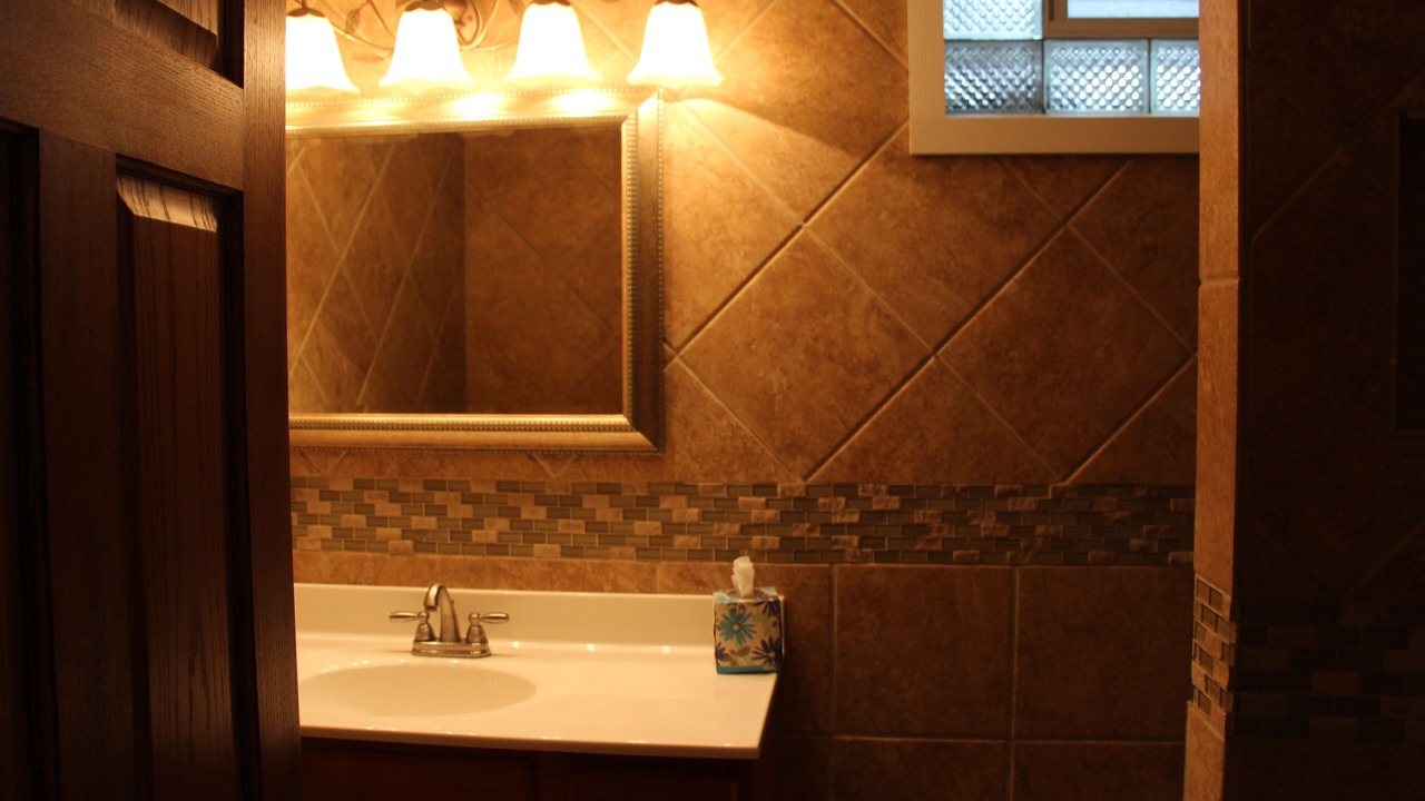 Photo of Bathroom in Pigeon
