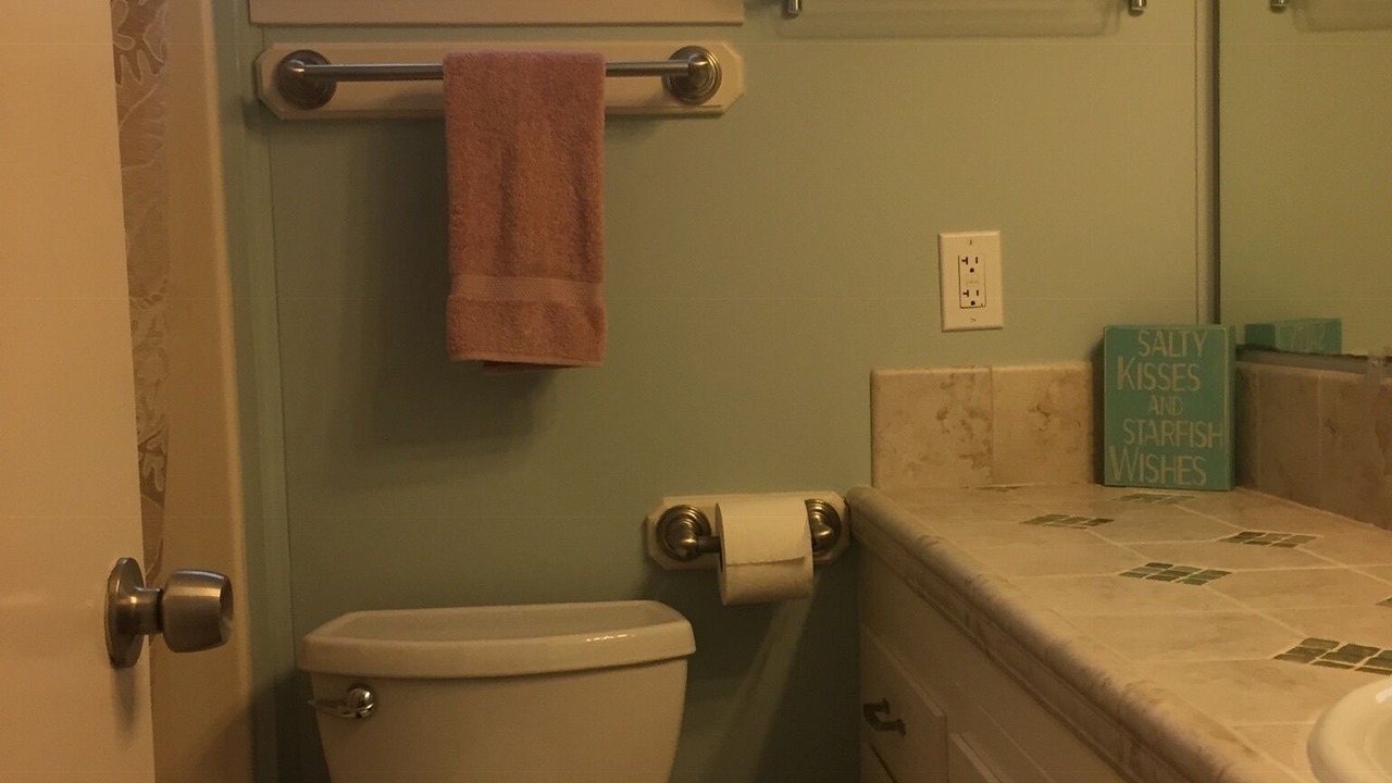 Photo of Bathroom in Jamaica Beach