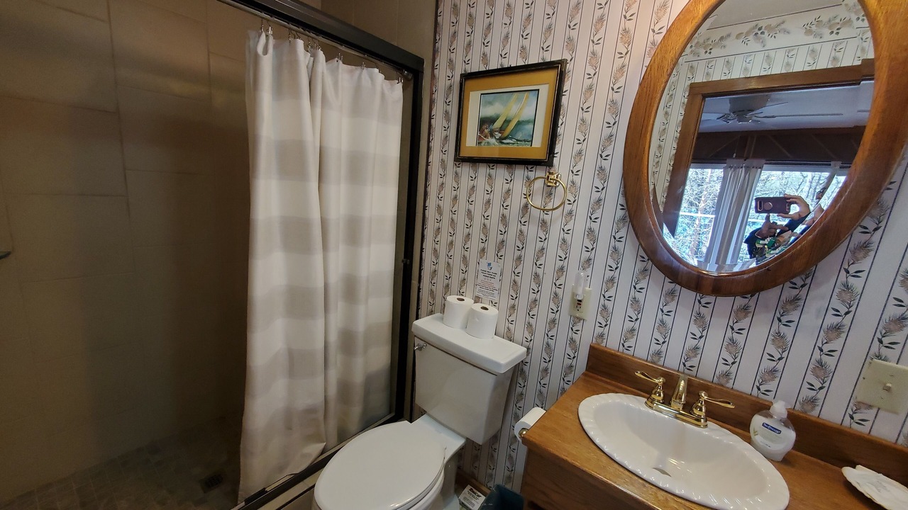 Photo of Bathroom in Garfield