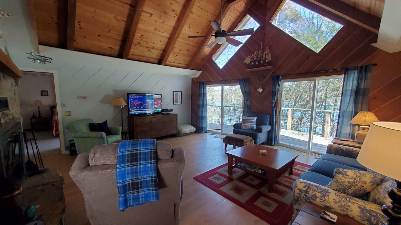 Photo of Livingroom in Garfield
