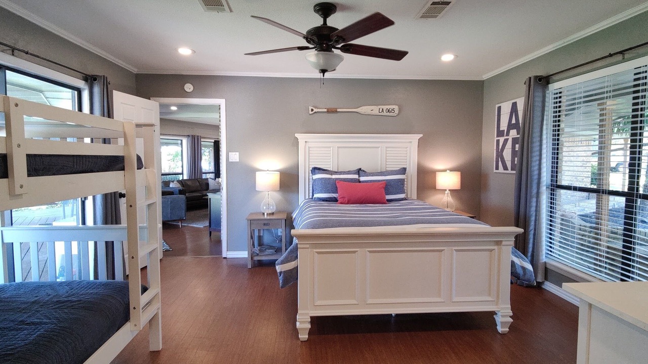 Photo of Bedroom in Mabank