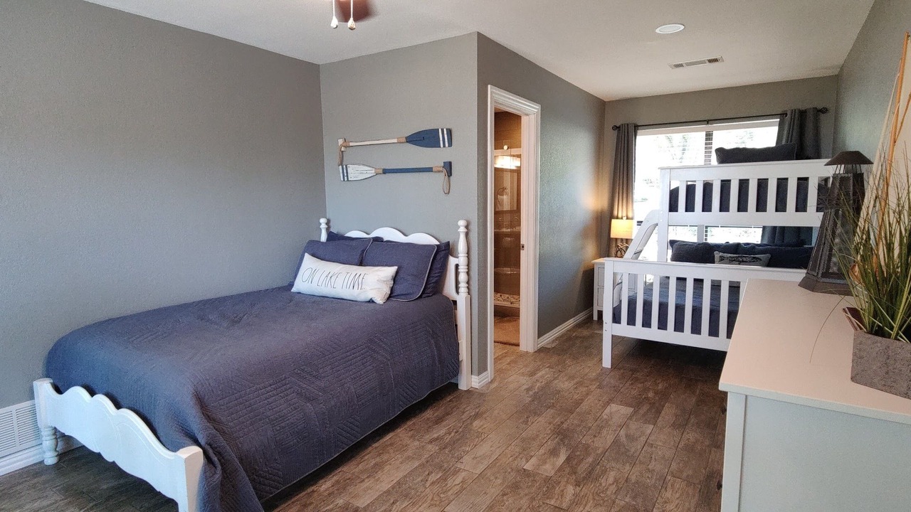 Photo of Bedroom in Mabank