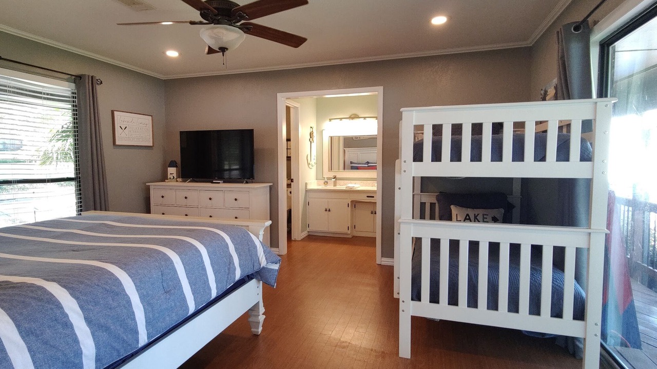 Photo of Bedroom in Mabank