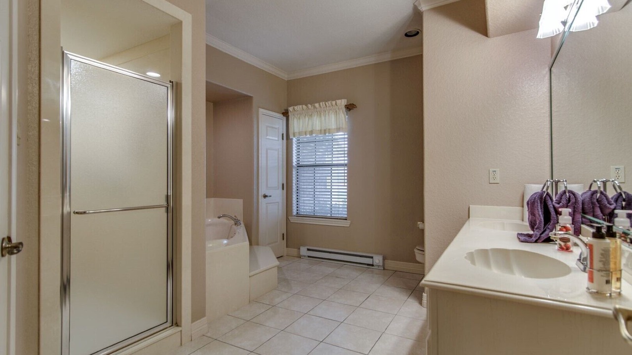 Photo of Bathroom in Willis