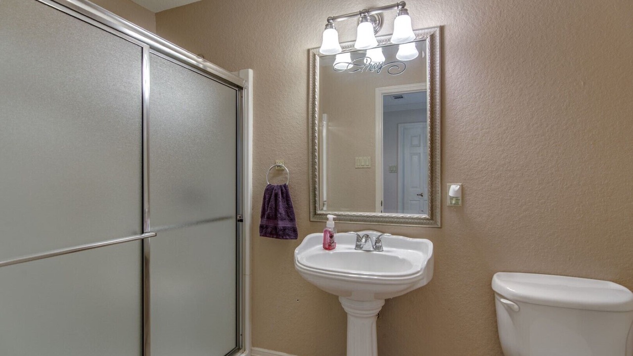 Photo of Bathroom in Willis